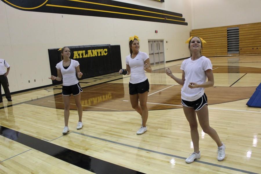 Cheerleaders to Return to State Competition