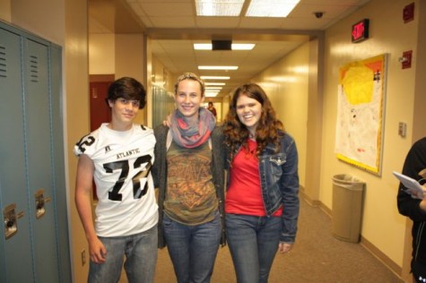Mentors Tanner Mauk, Hannah Nelson and Hannah McClean
