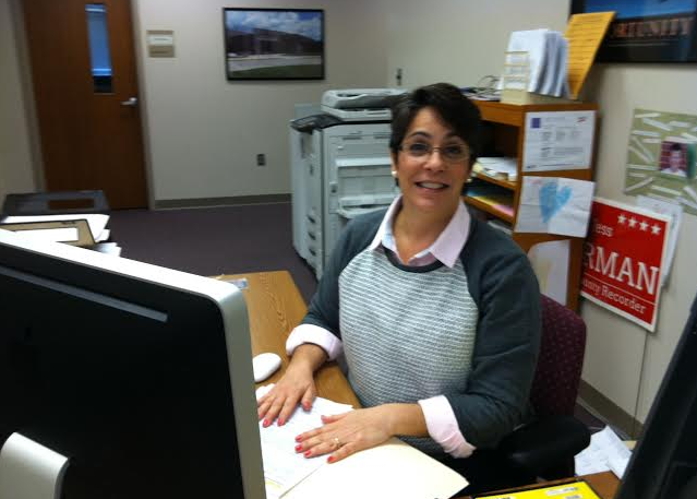 Former+librarian+Gina+Honke+takes+a+new+role+in+AHS+as+guidance+secretary.