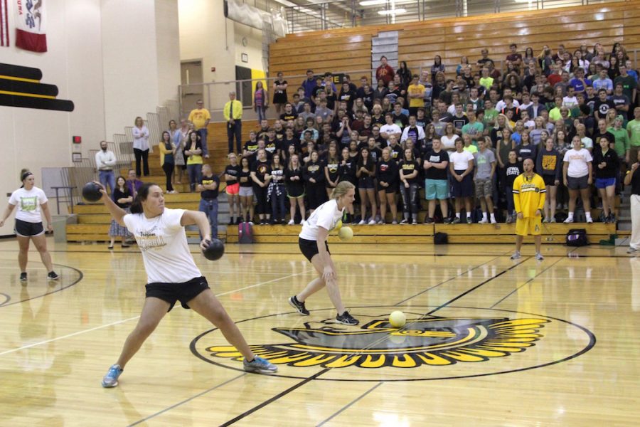 Senior Madelyn Kickland winds up to throw a ball at this years 2016 homecoming dodgeball games. 