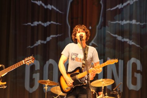 Gooding Visits AHS to Sing and Teach Financial Literacy