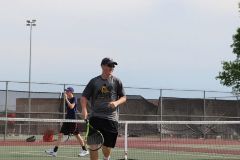 Boys’ Tennis Takes Down Kuemper in First Home Meet