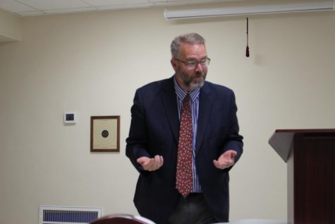 Kurt Meyer Presents Pulitzer Prize Information
