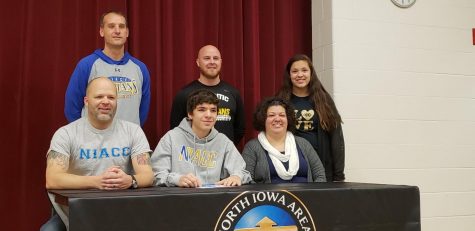 Petersen Commits to NIACC