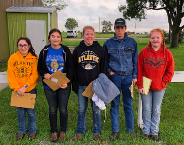 The Livestock Evaluation team poses for a group picture. The group took home 33rd place out of 60 crews at the competition. 