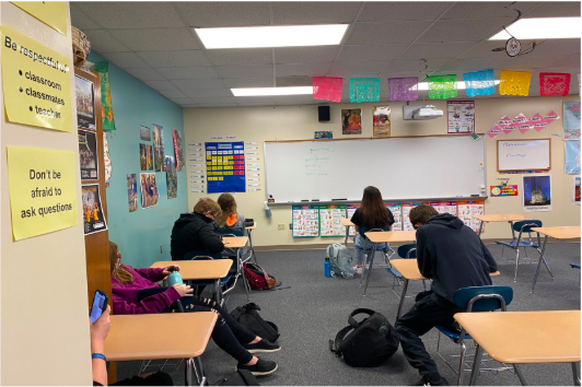 Second Hour Spanish One students prepare for class. Spanish One students will work on learning new vocabulary and commands this semester. 