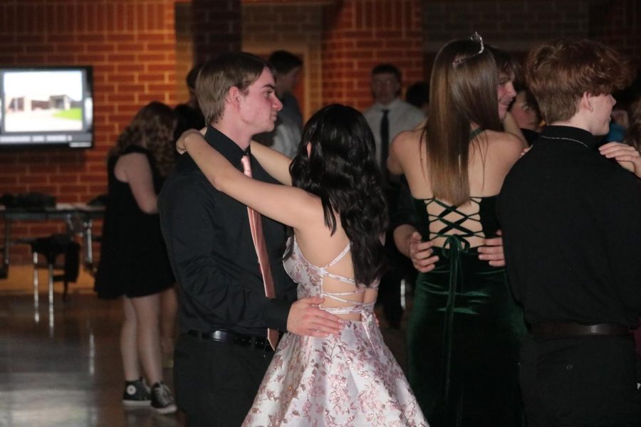 DANCE THE NIGHT AWAY- Sophomores Braden Spurr and Franchesca Gonzalez slow dance. They slow-danced to country muisc.