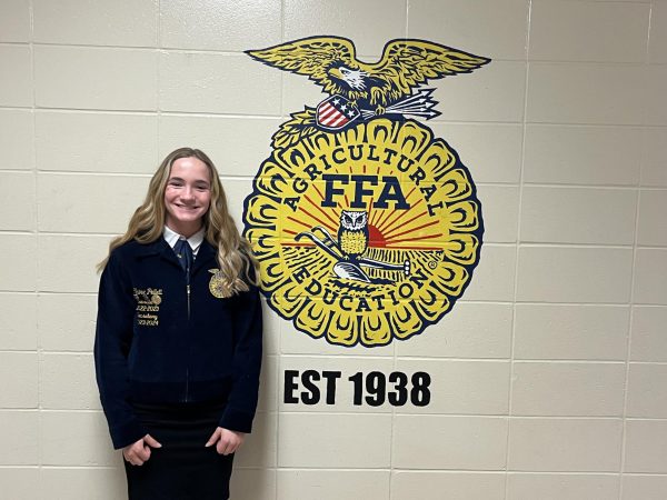 Earning a Gold rating, placing 1st and advancing to Districts, was Claire Pellett competing in Public Speaking. 