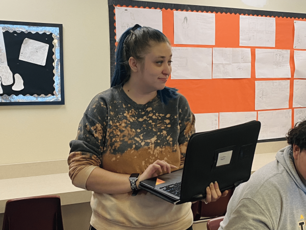 Lindsey Roberts teaches her class of English Language Learners (ELL).