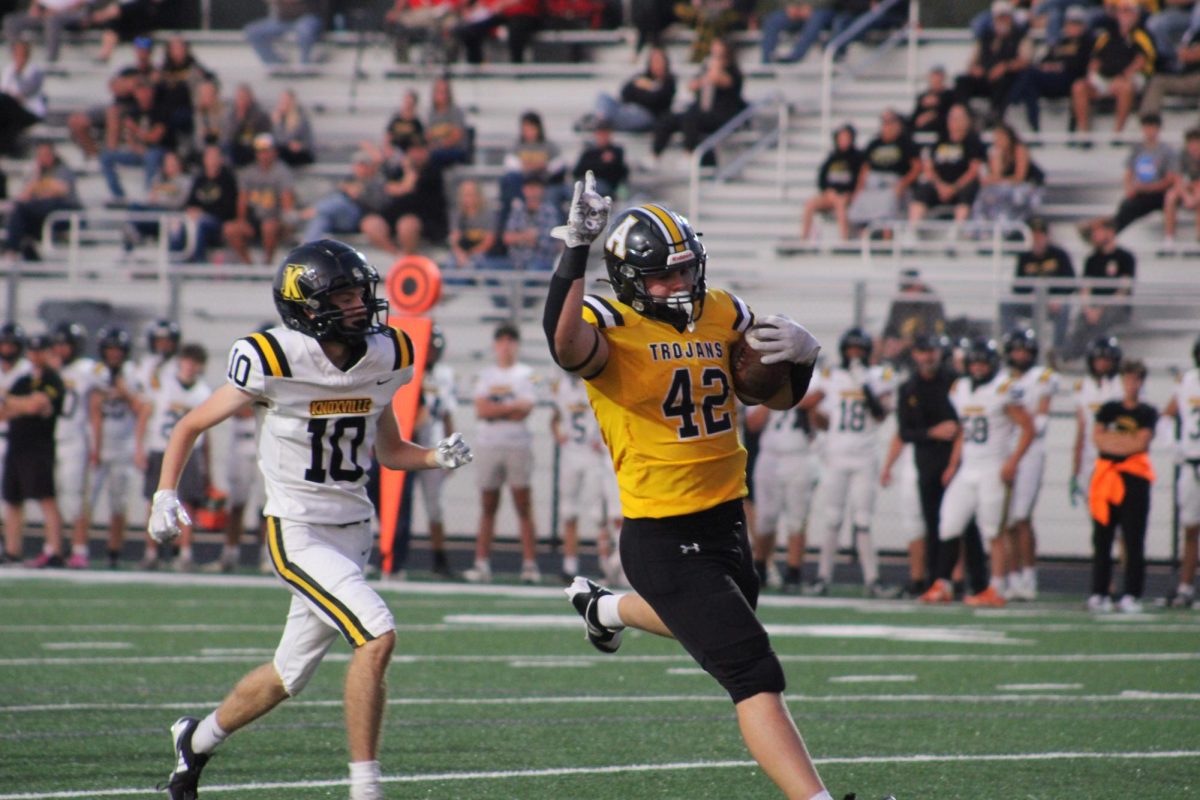 Junior Gavin McLaren runs and scores a touchdown during the homecoming football game vs. Knoxville.