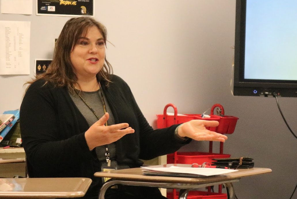 President Laura McLean introduces the proposed phone policy to journalism students. McLean was open to an interview followed by a round table discussion with AHS Journalism editors. Students were able to address concerns and opinions about the new policy.