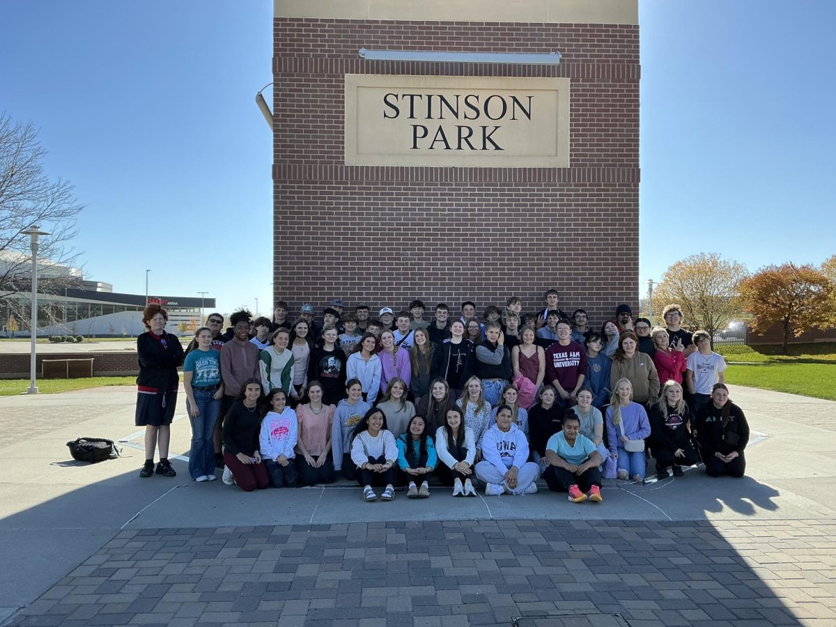 A photo of the freshman students on their field trip to the museum.